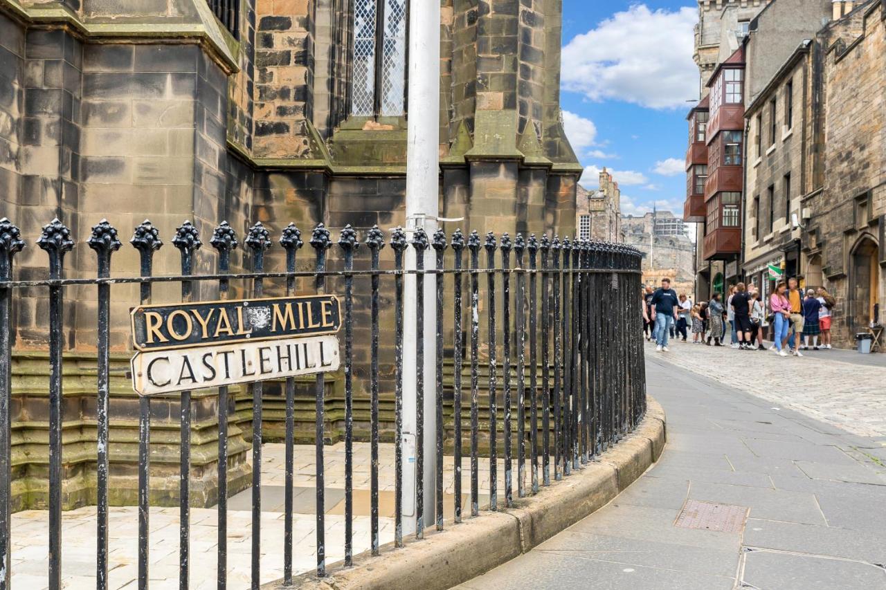 Unique 2 Bedroom Castle Suite Apartment - Near Edinburgh Castle & Royal Mile Eksteriør bilde