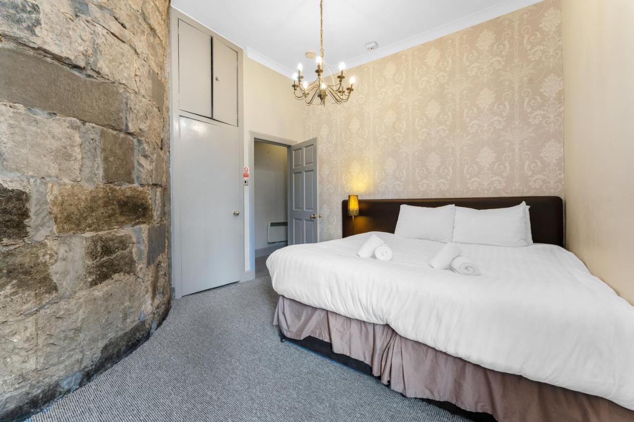 Unique 2 Bedroom Castle Suite Apartment - Near Edinburgh Castle & Royal Mile Eksteriør bilde
