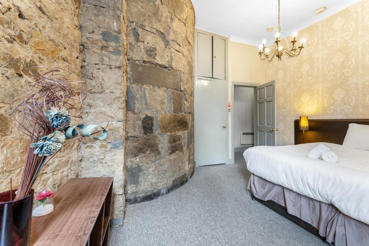 Unique 2 Bedroom Castle Suite Apartment - Near Edinburgh Castle & Royal Mile Eksteriør bilde