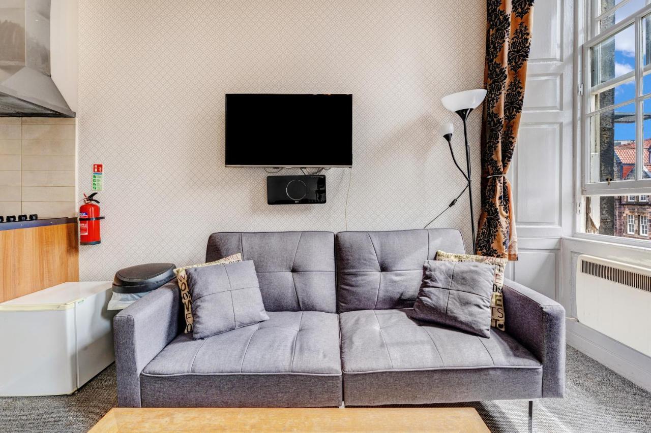 Unique 2 Bedroom Castle Suite Apartment - Near Edinburgh Castle & Royal Mile Eksteriør bilde